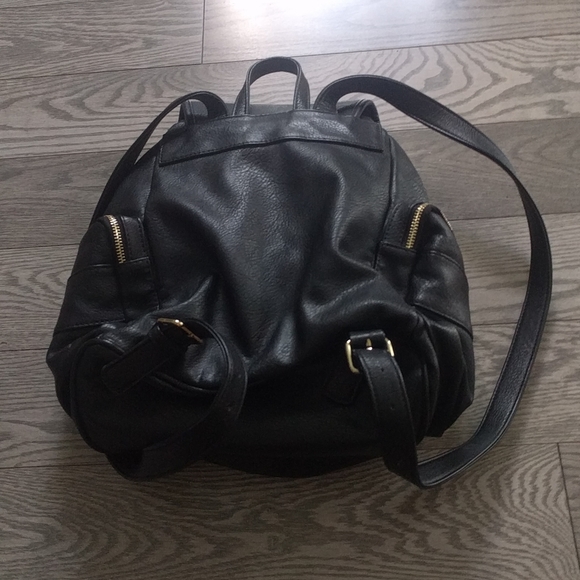 Beautiful bag by forever 21🌸❤️🍀 - Picture 6 of 12